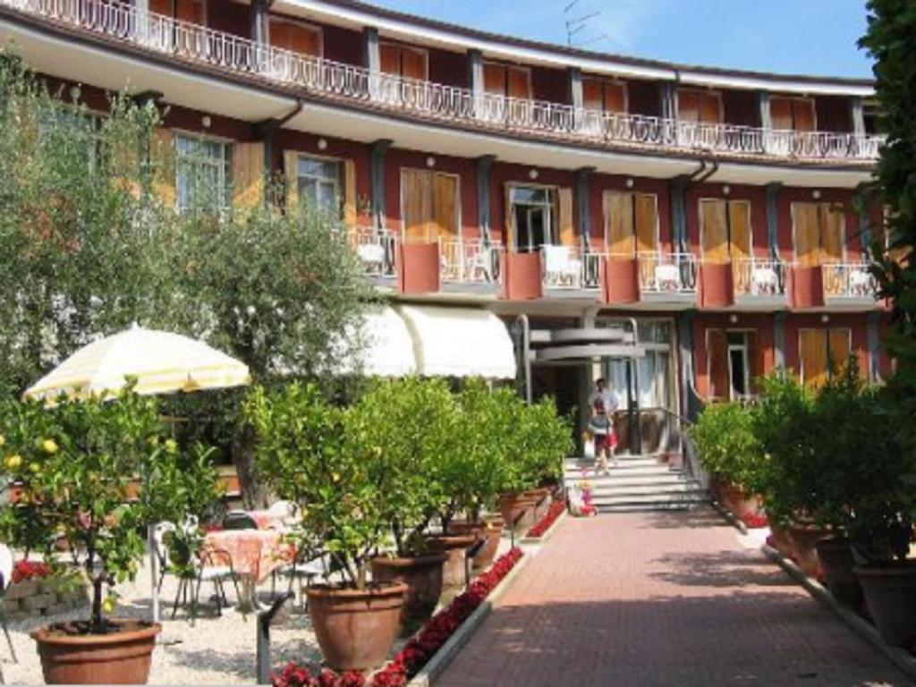 Hotel Continental Garda  Kültér fotó