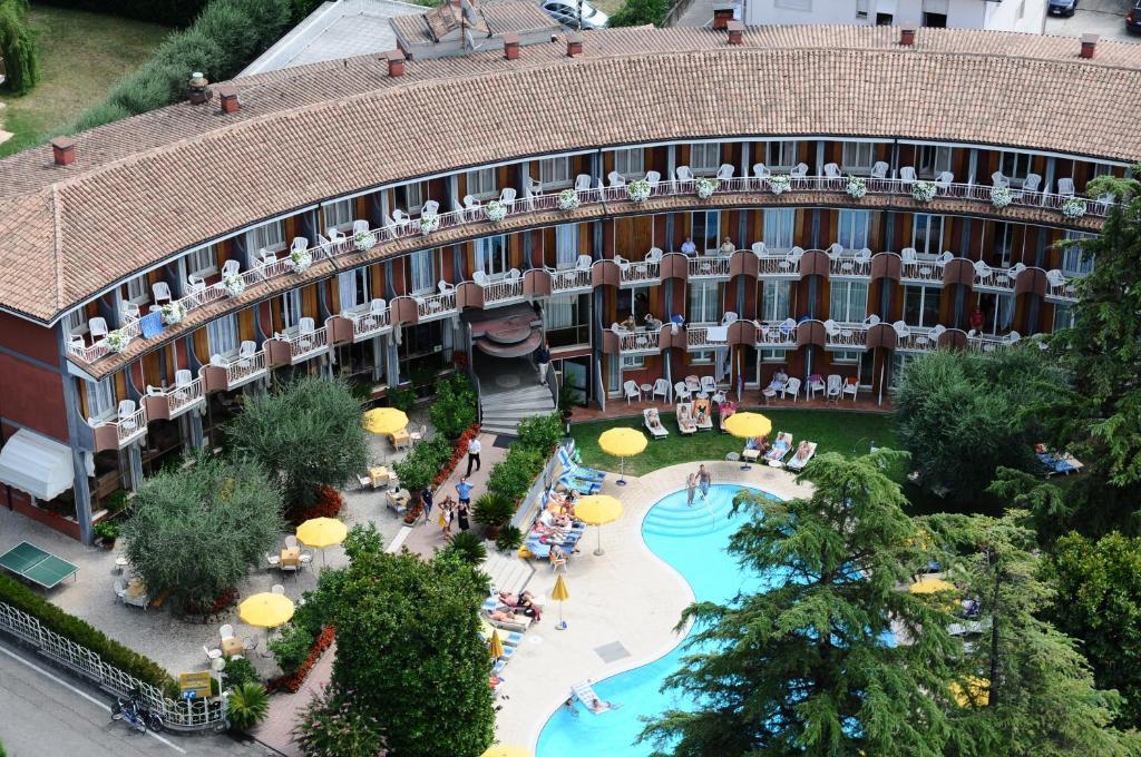 Hotel Continental Garda  Kültér fotó