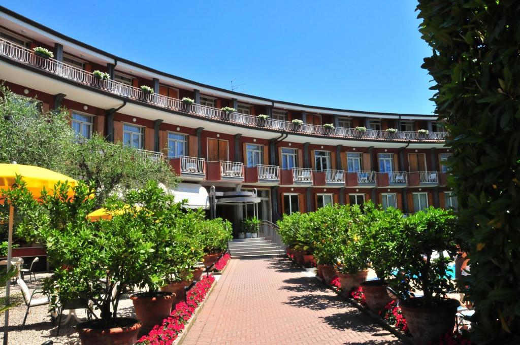 Hotel Continental Garda  Kültér fotó