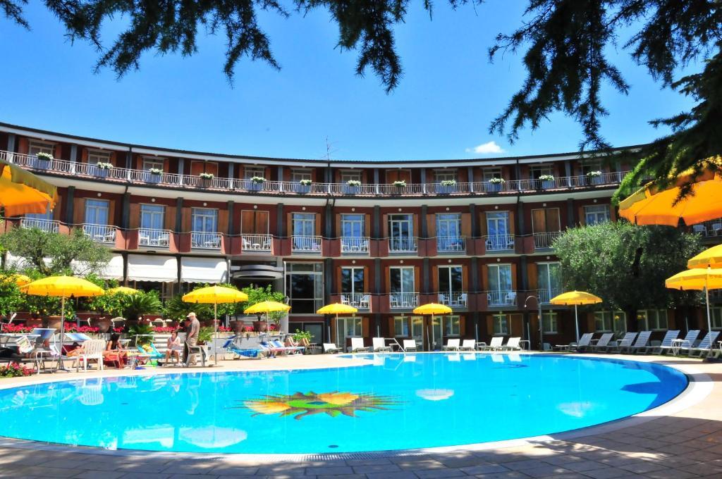 Hotel Continental Garda  Kültér fotó