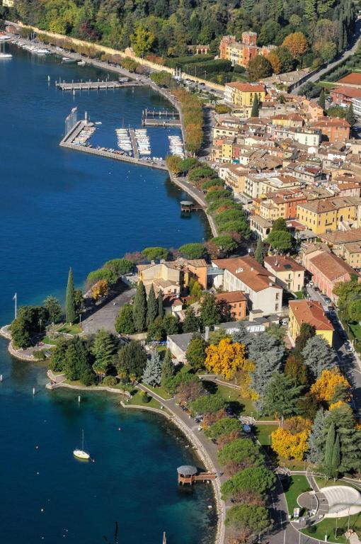 Hotel Continental Garda  Kültér fotó